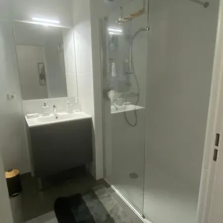Appartement Bel Appartement T3 Dans Residence Neuve *